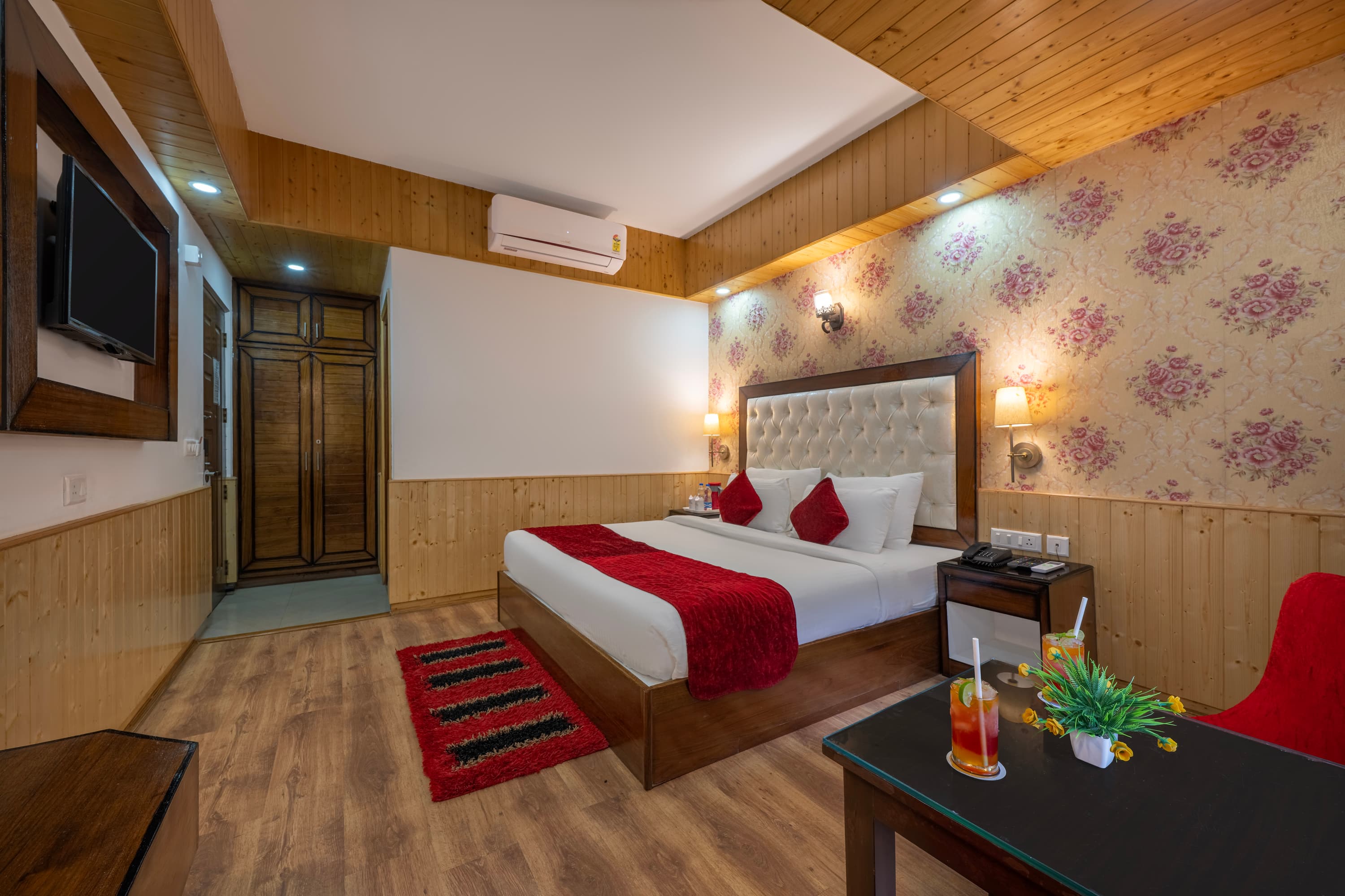 Deluxe (Non View) photo 3